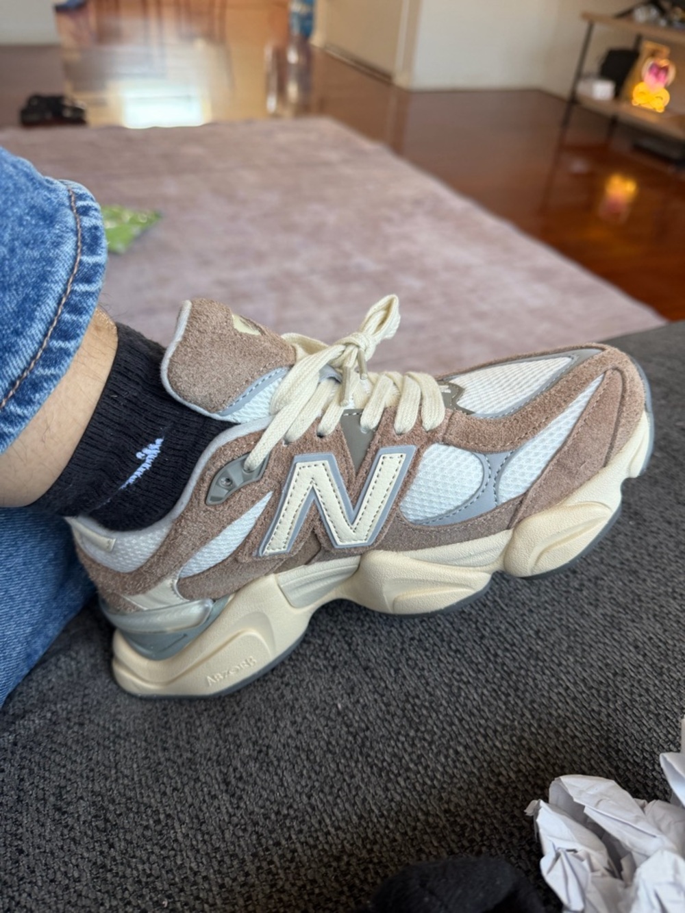 New Balance Chunky Sneaker in Beige, Cream and White